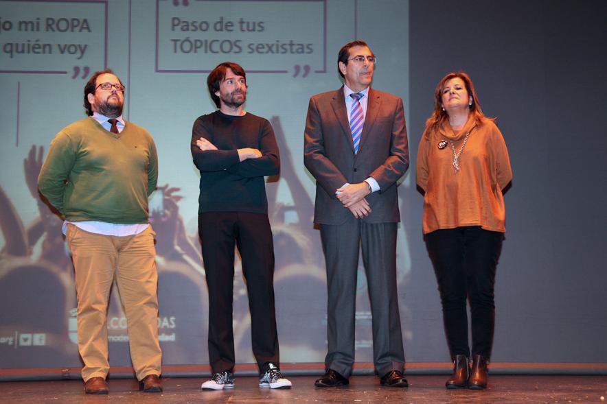 VI Jornadas Alcobendas por un Futuro sin Violencia -  Personalidades en el escenario.