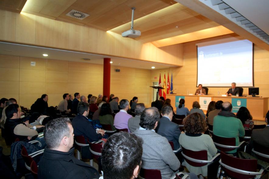 III Jornadas de Accesibilidad Universal a Parques y Jardines Públicos - Imagen panorámica del salón donde se celebra el acto.