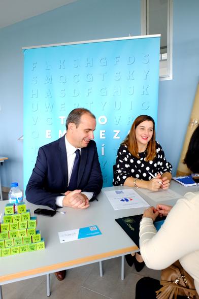 Jordanas de Empleo 2018 - Imagen de dos participantes en las jornadas.