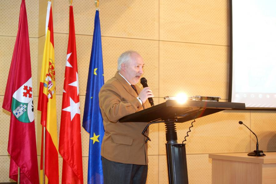 III Jornadas de Accesibilidad Universal a Parques y Jardines Públicos - Imagen de uno de los participantes como ponente en las jornadas.