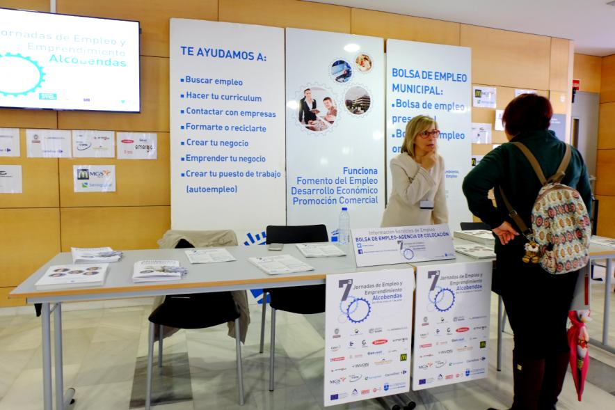 Jordanas de Empleo 2018 - Imagen de la mesa informativa de las jornadas.