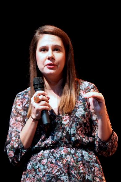 VI Jornadas Alcobendas por un Futuro sin Violencia -  Una de las presentadoras.