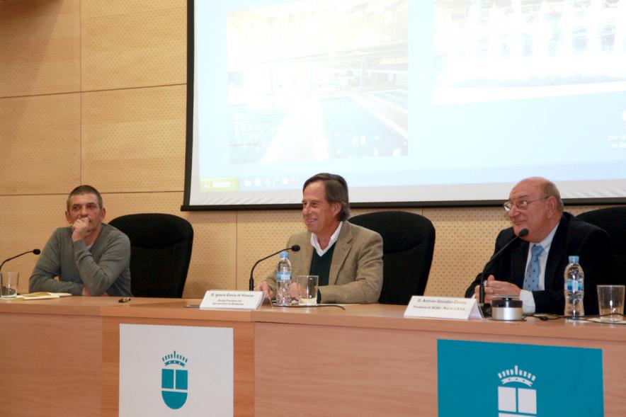 Inauguración de las Jornadas sobre Alcoholismo - La mesa de los ponentes.