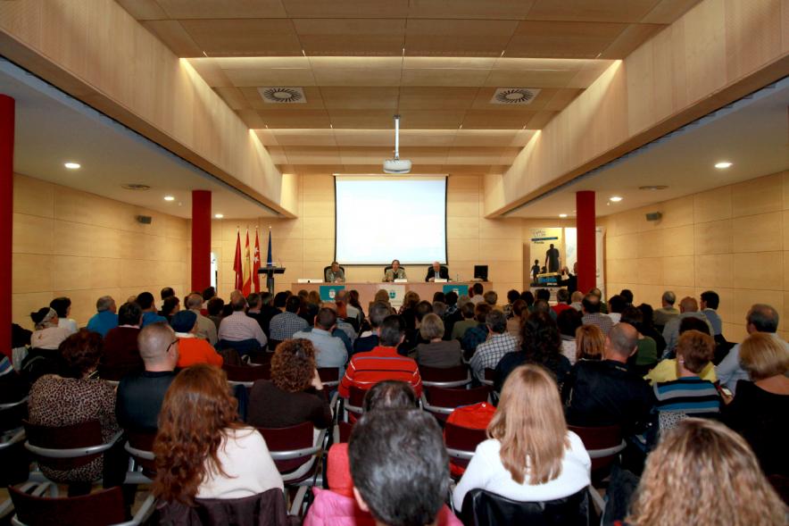 Inauguración de las Jornadas sobre Alcoholismo -  Panorámica de la conferencia.