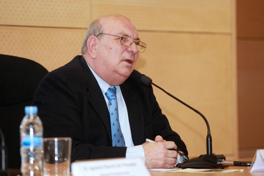 Inauguración de las Jornadas sobre Alcoholismo - El presidente de la asociación.