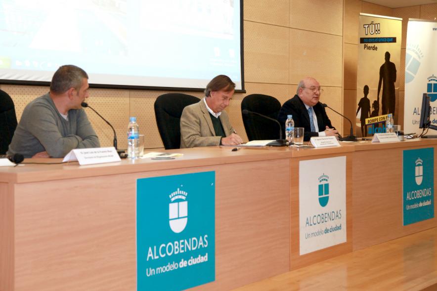 Inauguración de las Jornadas sobre Alcoholismo -  La mesa de los ponentes.