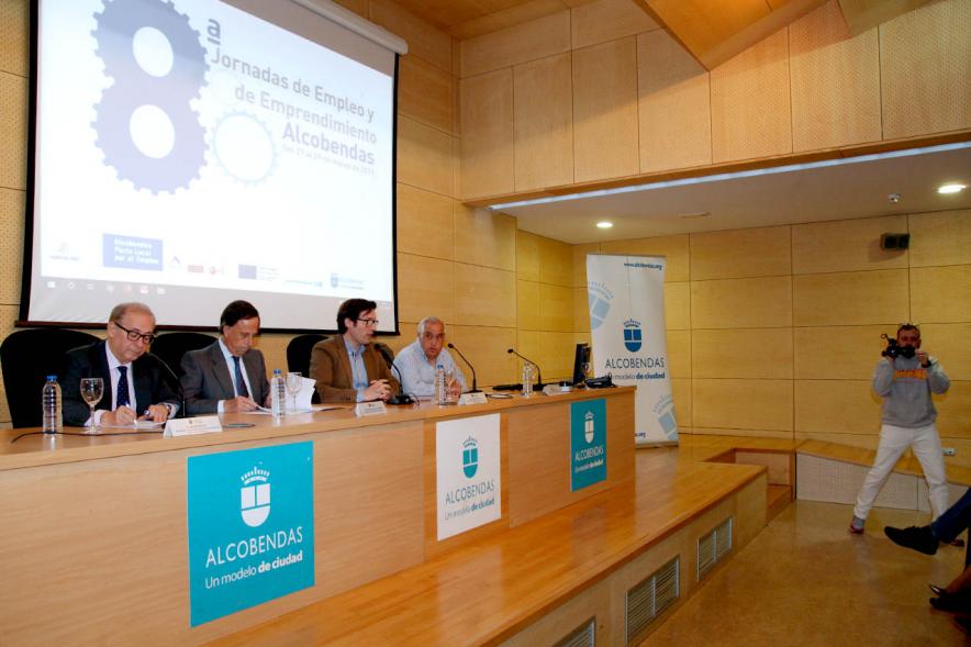 Alcalde Ignacio de Vinuesa y concejal Agustín Martin  y autoridades - 2019