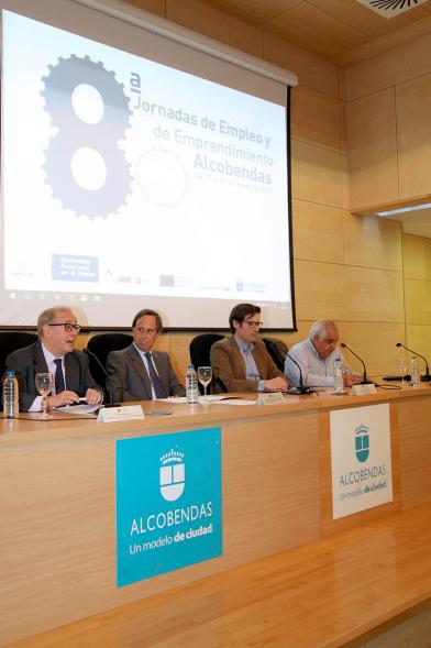 Alcalde Ignacio de Vinuesa y concejal Agustín Martin  y autoridades - 2019