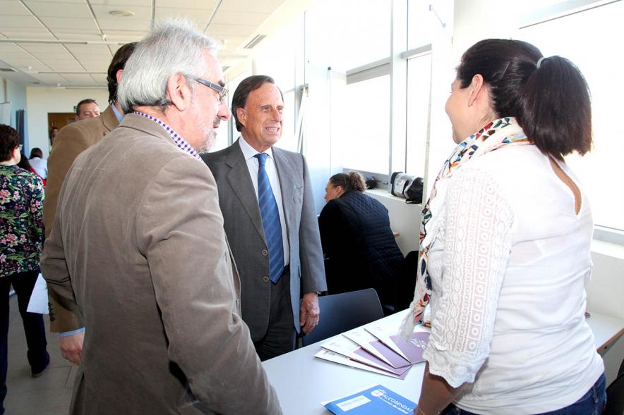 Alcalde Ignacio de Vinuesa, saludando a los candidatos. 2019
