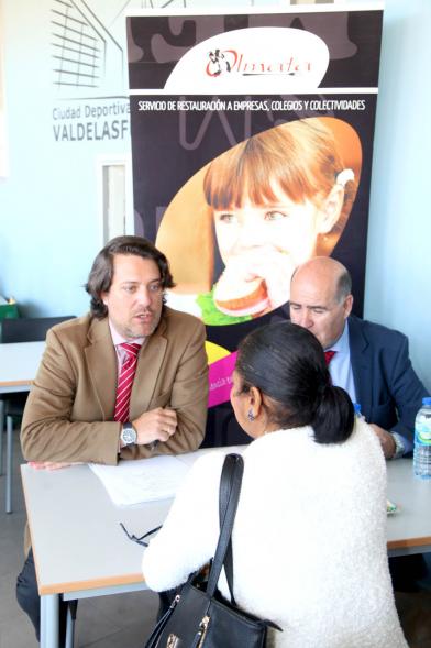Entrevistadores y candidata.  8as Jornadas de Empleo y Emprendimiento - 2019