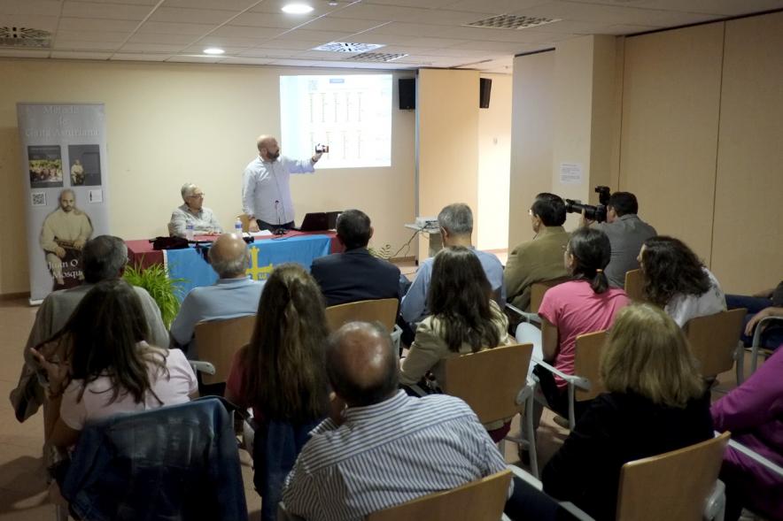 Semana Cultural Asturiana - Presentación del Libro de Juan Oliver - Imagen del público existente.