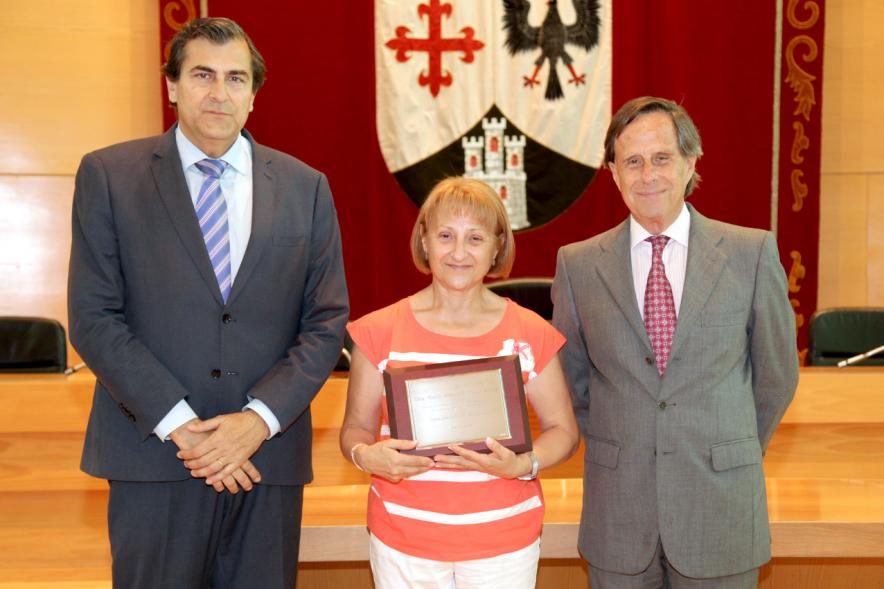 Galardonado y Autoridades del Consistorio. 