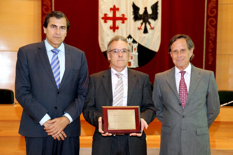Galardonados y Autoridades del consistorio. 
