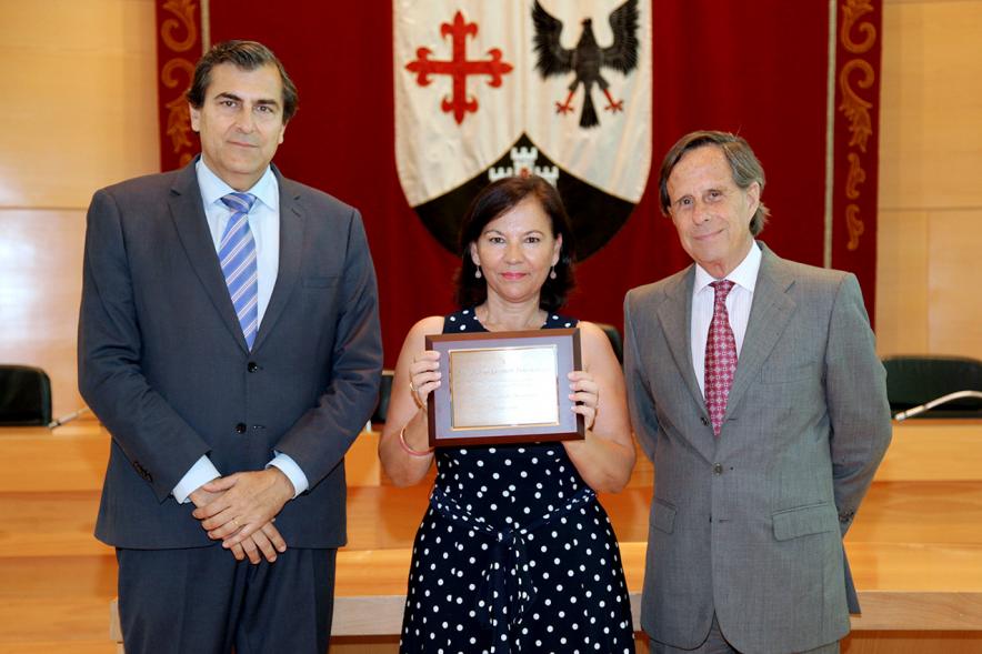 Galardonados y Autoridades del consistorio. 