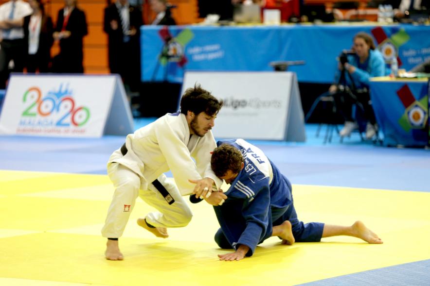 Open Europeo de Judo - Dos participantes luchando en un combate de judo.