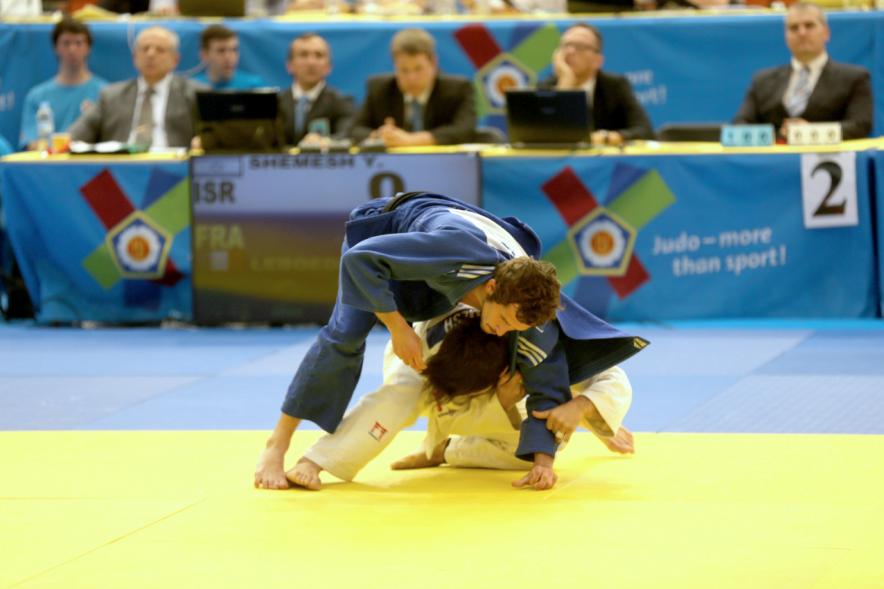 Open Europeo de Judo - Dos participantes luchando en un combate de judo.
