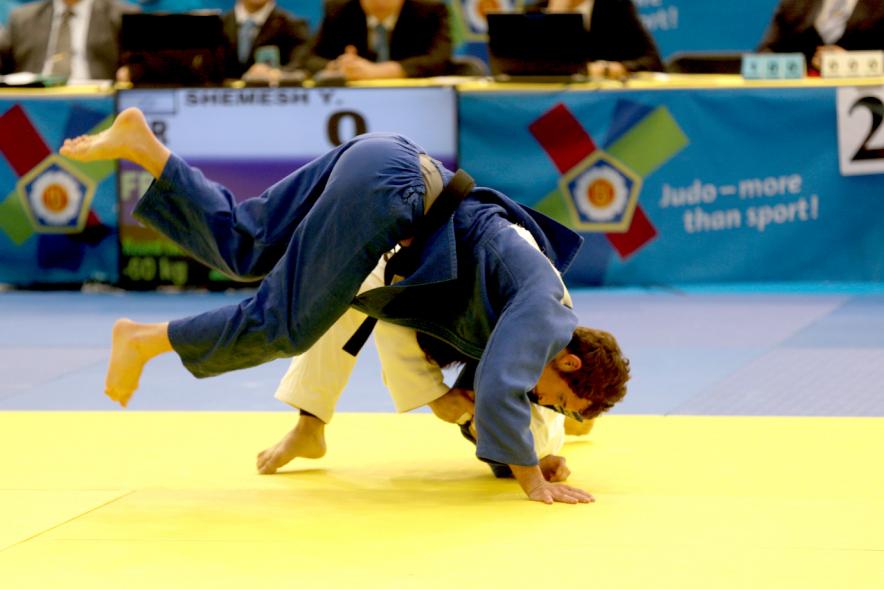 Open Europeo de Judo - Dos participantes luchando en un combate de judo.