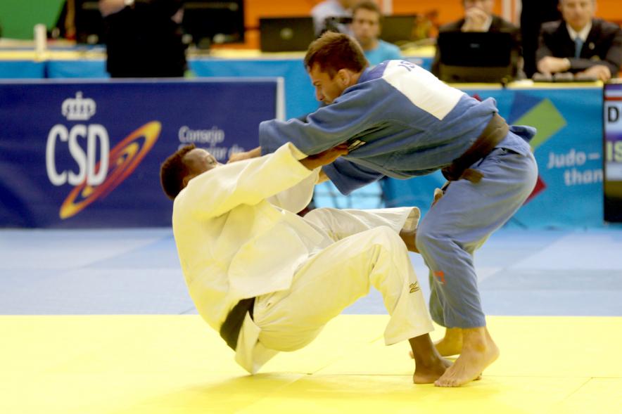 Open Europeo de Judo - Dos participantes luchando en un combate de judo.