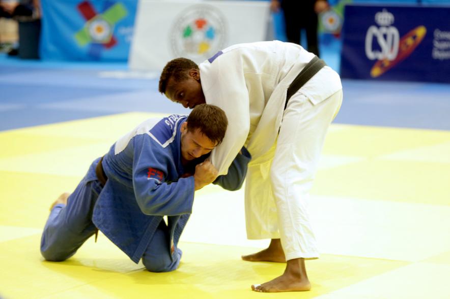 Open Europeo de Judo - Dos participantes luchando en un combate de judo.
