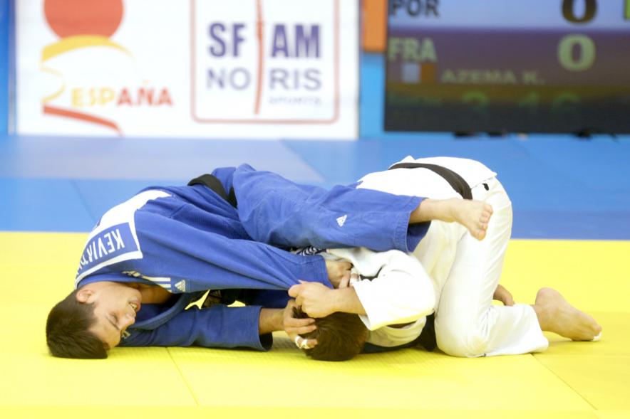 Open Europeo de Judo - Dos participantes luchando en un combate de judo.