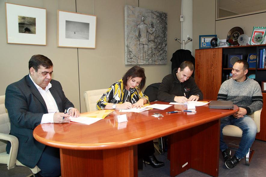 Momento de la firma