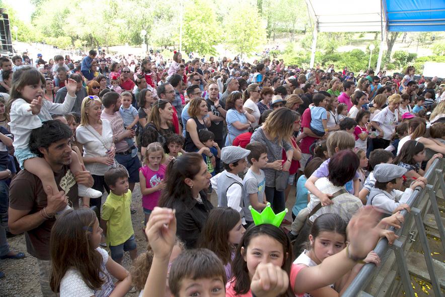 Público infantil asistente al acto