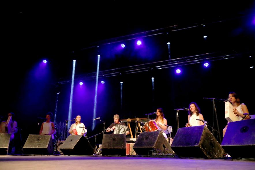Noche de San Juan 2018 - Kepa Junquera - Primer plano de los músicos en el escenario.