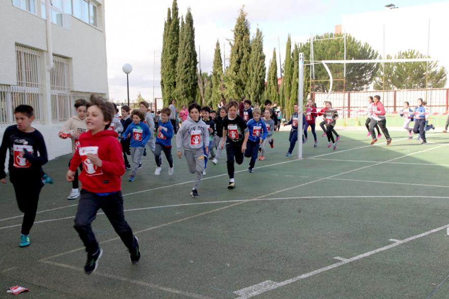 Carrera Kilómetros de Solidaridad Colegio Base -Imagen de los corredores infantiles.