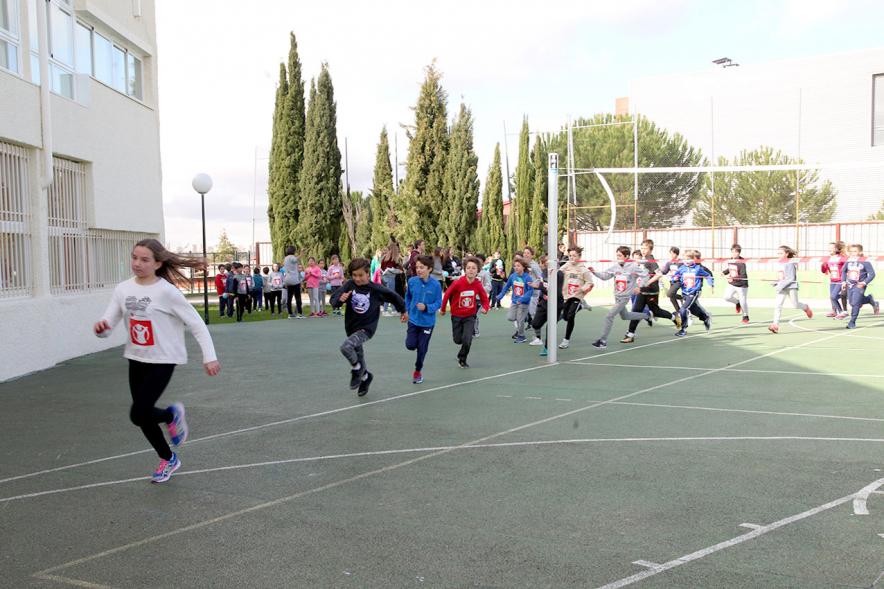 Carrera Kilómetros de Solidaridad Colegio Base - Imagen de los corredores infantiles.
