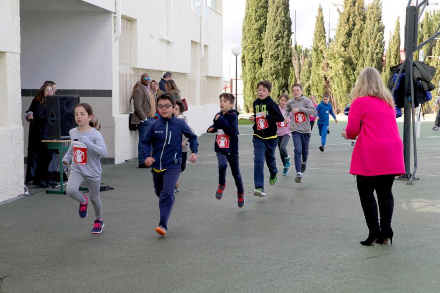 Carrera Kilómetros de Solidaridad Colegio Base -Imagen de los corredores infantiles.