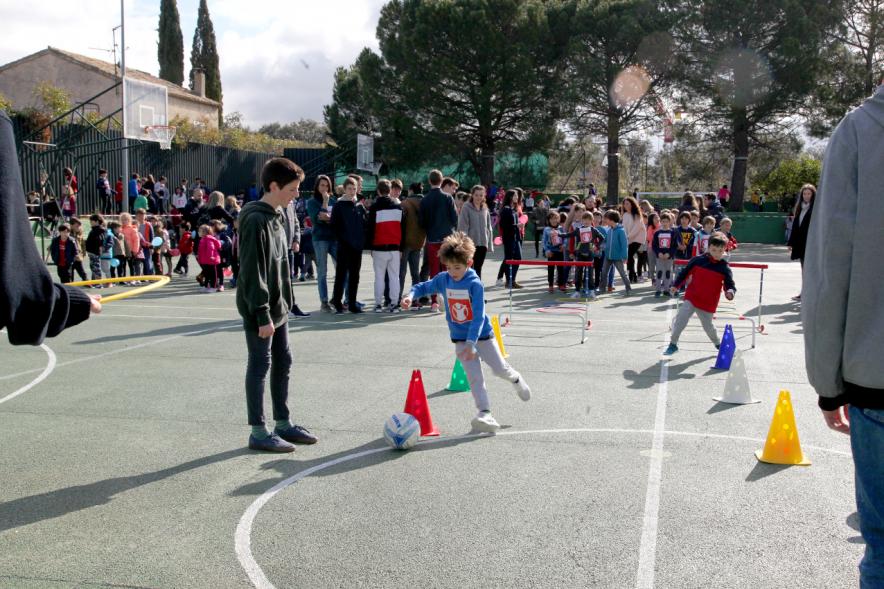 Carrera Kilómetros de Solidaridad Colegio Base - Imagen de las pruebas infantiles.