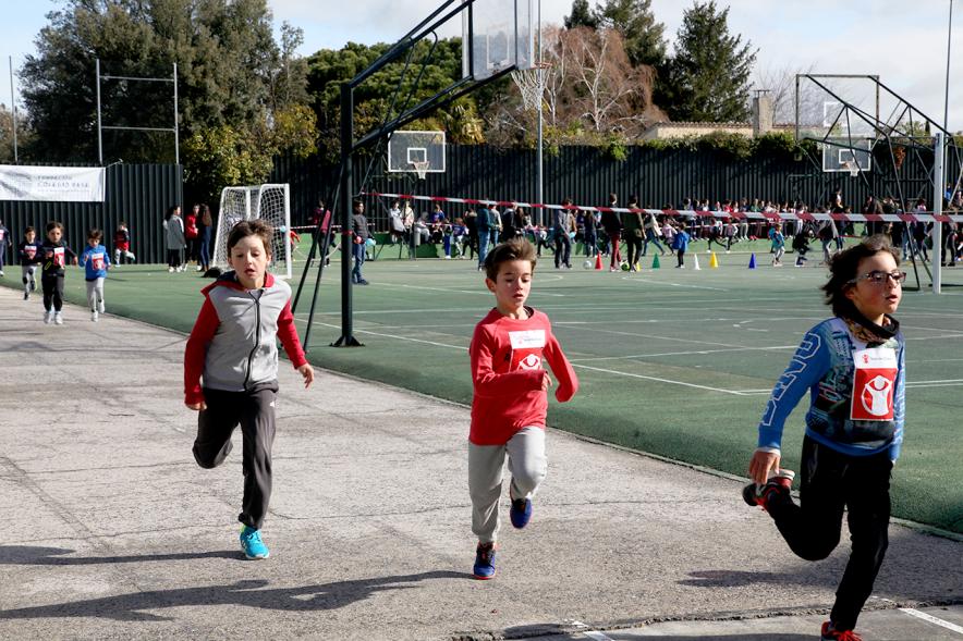 Carrera Kilómetros de Solidaridad Colegio Base - Imagen de los corredores infantiles.