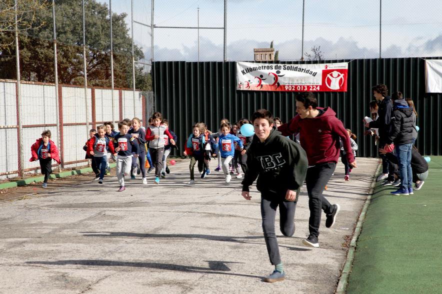 Carrera Kilómetros de Solidaridad Colegio Base - Imagen de la salida de la carrera.
