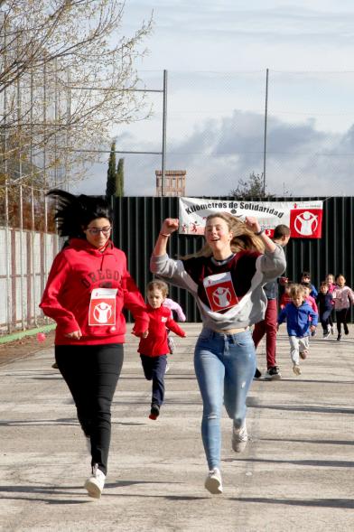 Carrera Kilómetros de Solidaridad Colegio Base - Imagen de los corredores juveniles.