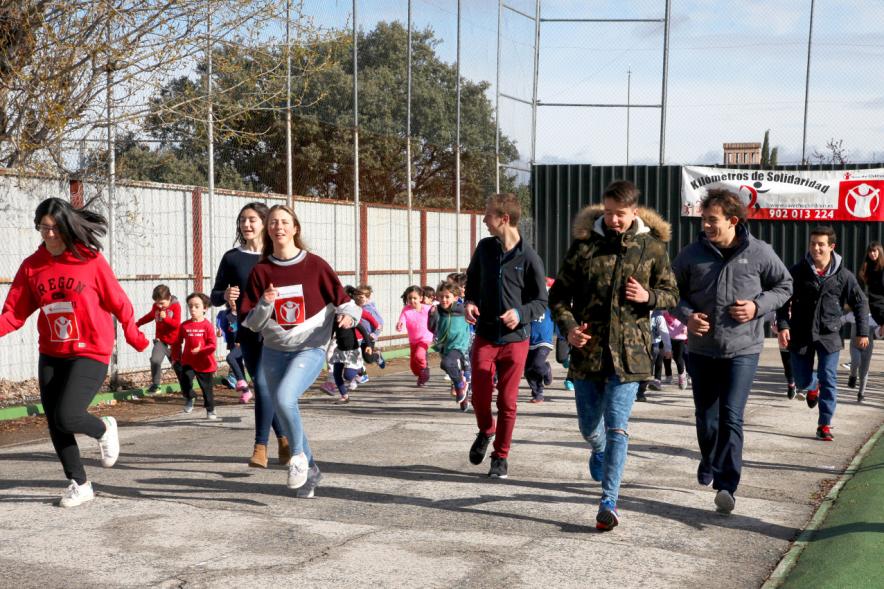 Carrera Kilómetros de Solidaridad Colegio Base - Imagen de los corredores juveniles. 