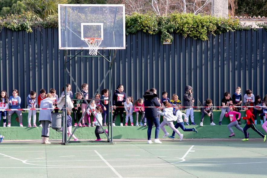 Carrera Kilómetros de Solidaridad Colegio Base - Imagen de las instalaciones deportivas.