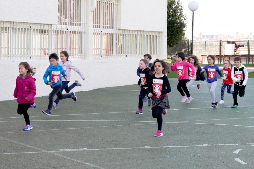 Carrera Kilómetros de Solidaridad Colegio Base - Imagen de los corredores infantiles.
