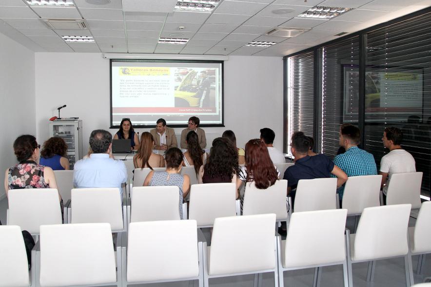 Entrega de Diplomas LaborESO 2017 - Imagen de la mesa presidencial donde están las autoridades asistentes al acto.