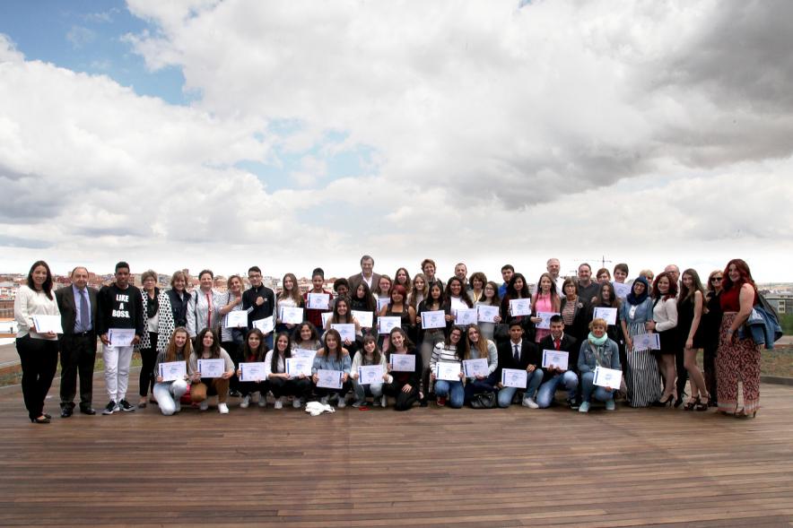 Entrega de Diplomas a Alumnos de LaborESO 2016 -  Posado grupal de todos los asistentes.