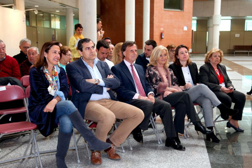 Lectura de El Quijote en el Patio de Encuentros - Imagen de la primera fila de las autoridades.