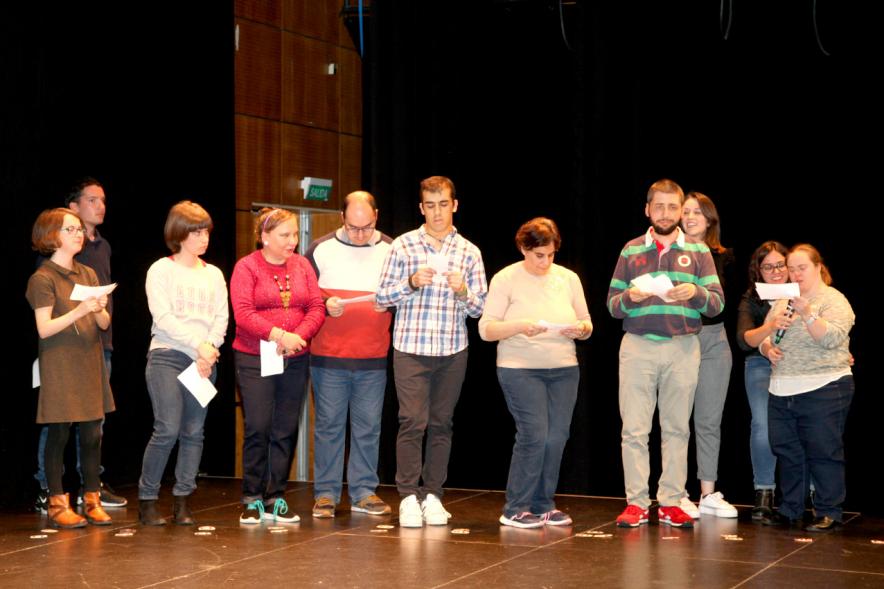 Voluntarios durante la lectura