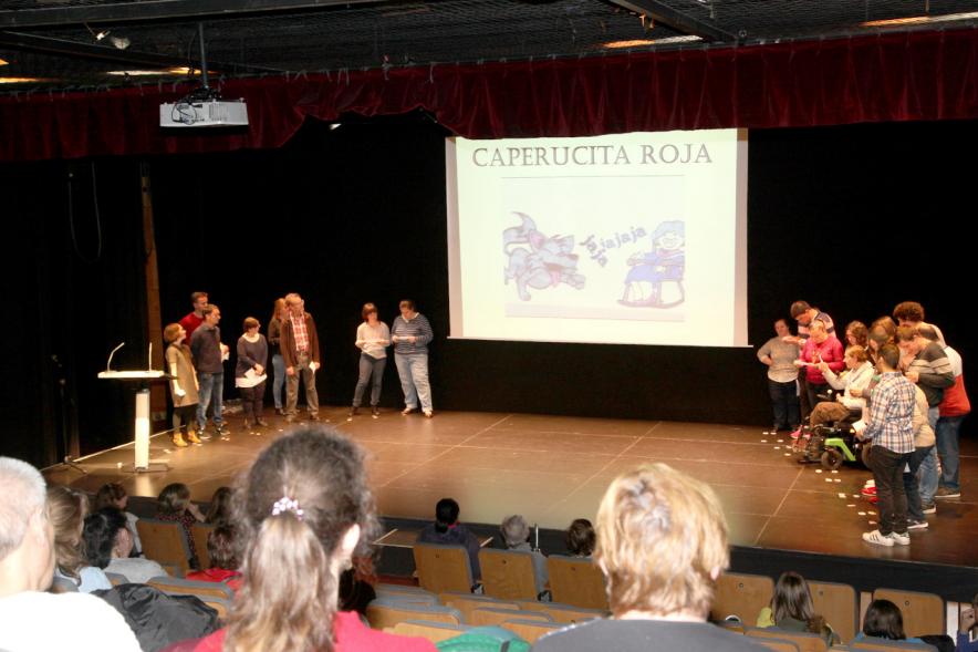 Momento de la lectura de Caperucita Roja