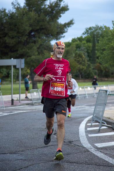Legua Nocturna Zagros Sport - Primer plano de un corredor.