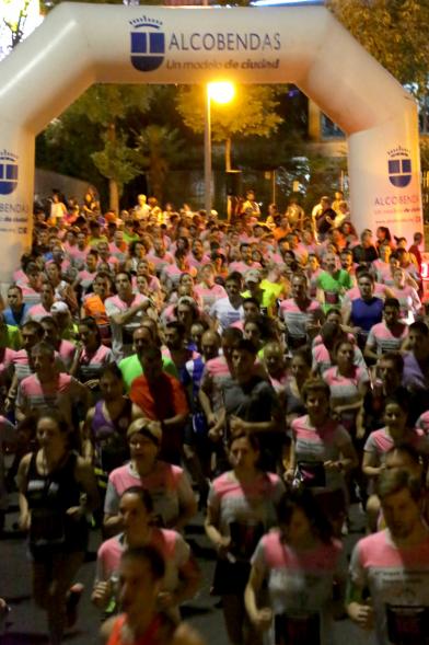 Vª Legua Nocturna Zagros Sports - Imagen de participantes durante la carrera nocturna.