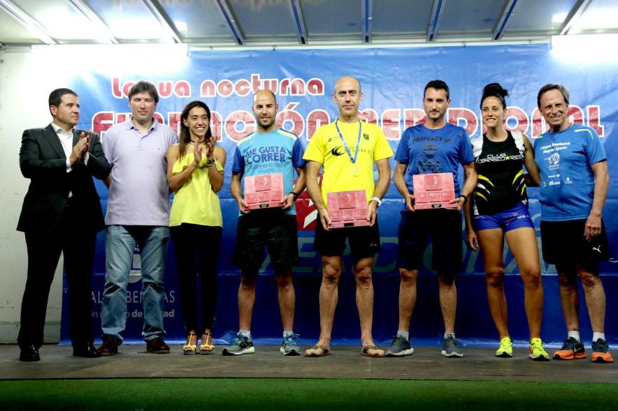 7ª Legua Nocturna Zagros - Posado de ganadores, patrocinadores y el alcalde.