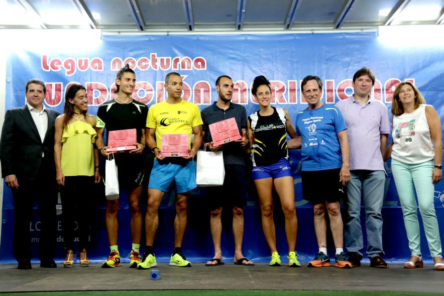 7ª Legua Nocturna Zagros - Los ganadores con el alcalde.
