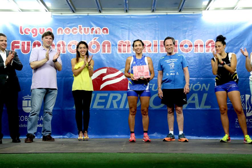 7ª Legua Nocturna Zagros - Patrocinadores, el alcalde y la ganadora.