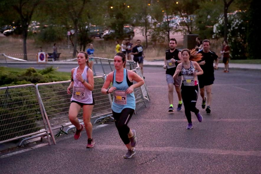 7ª Legua Nocturna Zagros - Primer plano de los corredores.