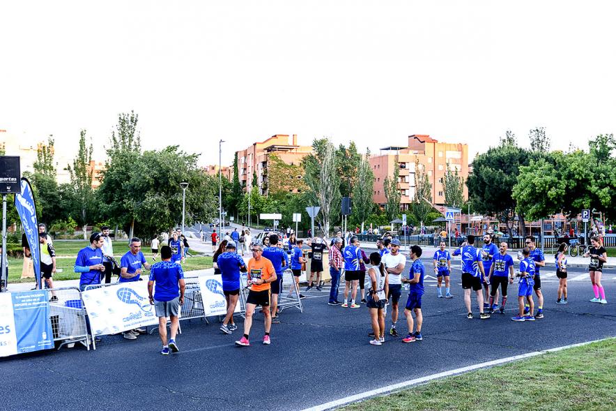 Legua Nocturna 2019 - Imagen de varios corredores participantes de la carrera.