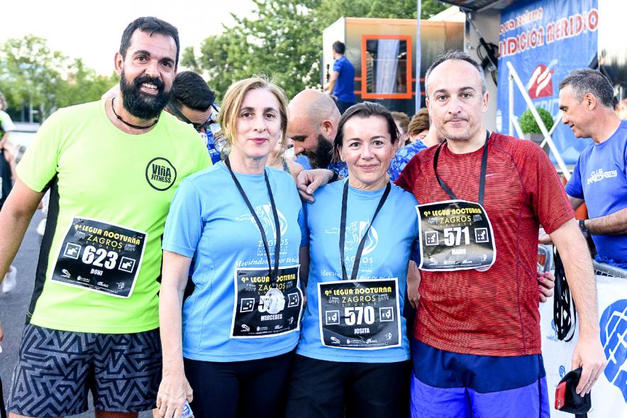 Legua Nocturna 2019 - Imagen de varias personas participantes de la carrera.